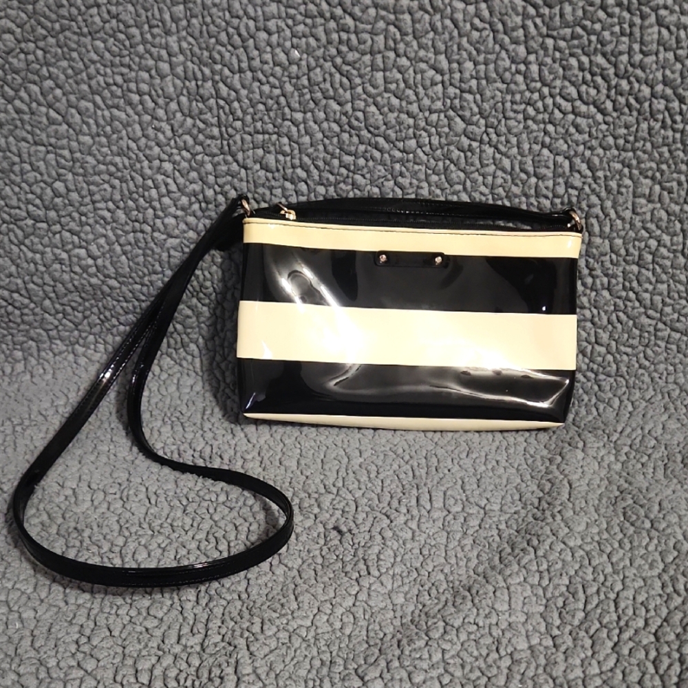 Kate Spade Penn Valley Amy Small Crossbody Bag Black And Cream